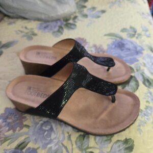 White Mountain Footbed sandals